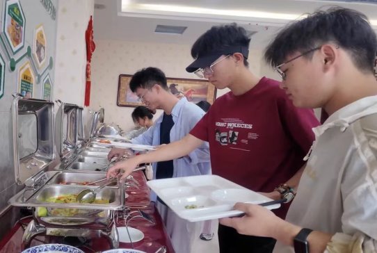 油脉探微启新智，薪火相传赴长庆